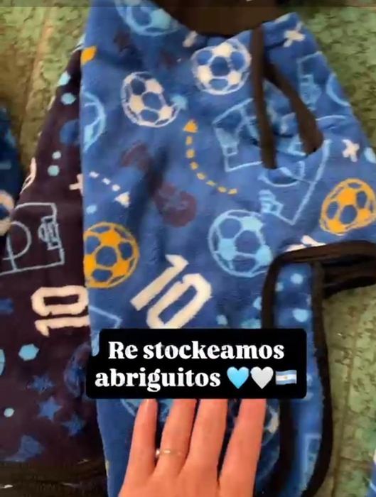 Abriguitos de polar con estampado de pelotas de fútbol